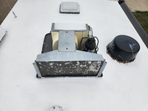 Fully coated RV Roof with the help of RV Roof Magic